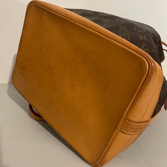 Louis Vuitton Noe Bag - Picture 3 of 13